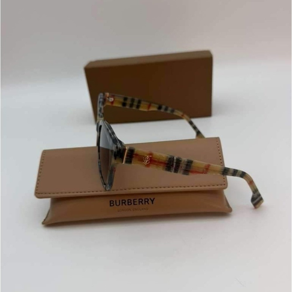 Burberry Check Sunglasses Oversized Plaid Frame Gradient Lens Authentic w/ Case - Picture 2 of 7